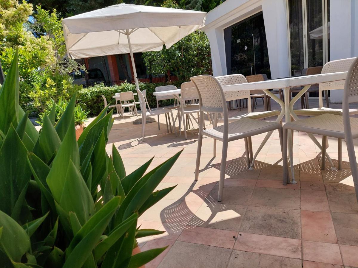 Hotel Nacional Durres Bagian luar foto