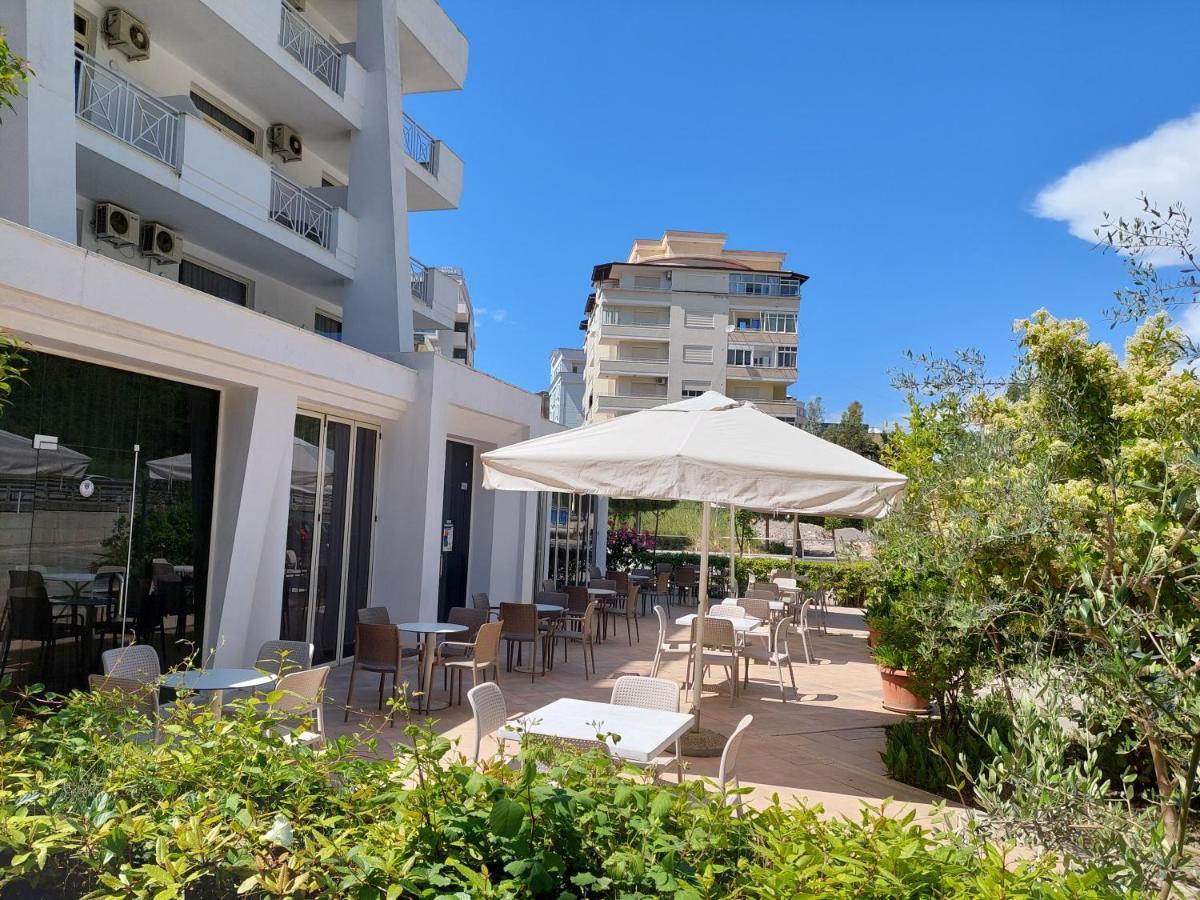 Hotel Nacional Durres Bagian luar foto