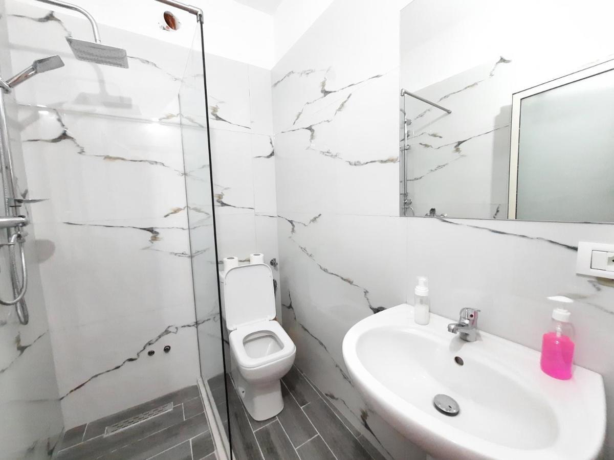 Hotel Nacional Durres Bagian luar foto