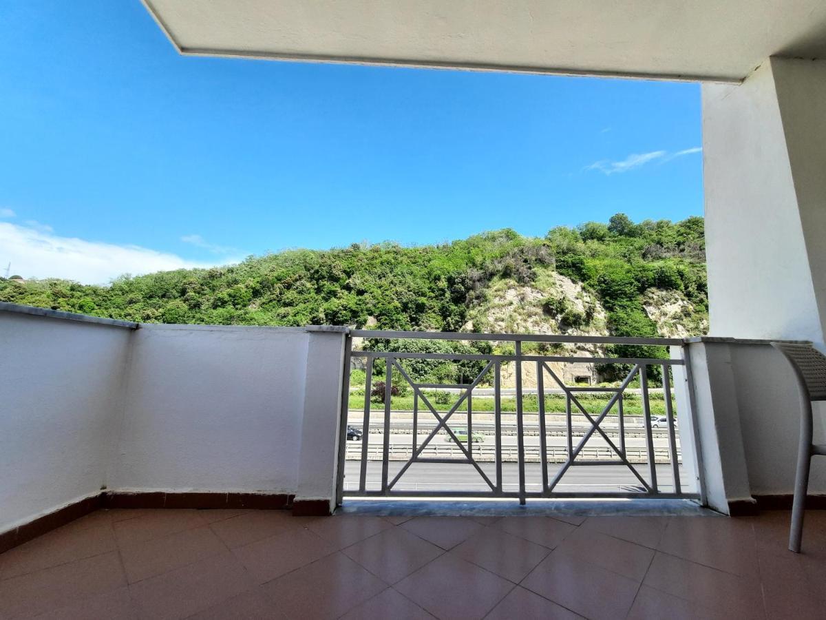 Hotel Nacional Durres Bagian luar foto