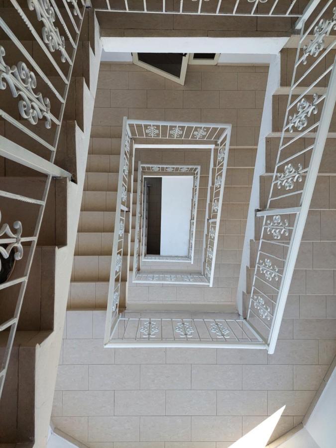 Hotel Nacional Durres Bagian luar foto