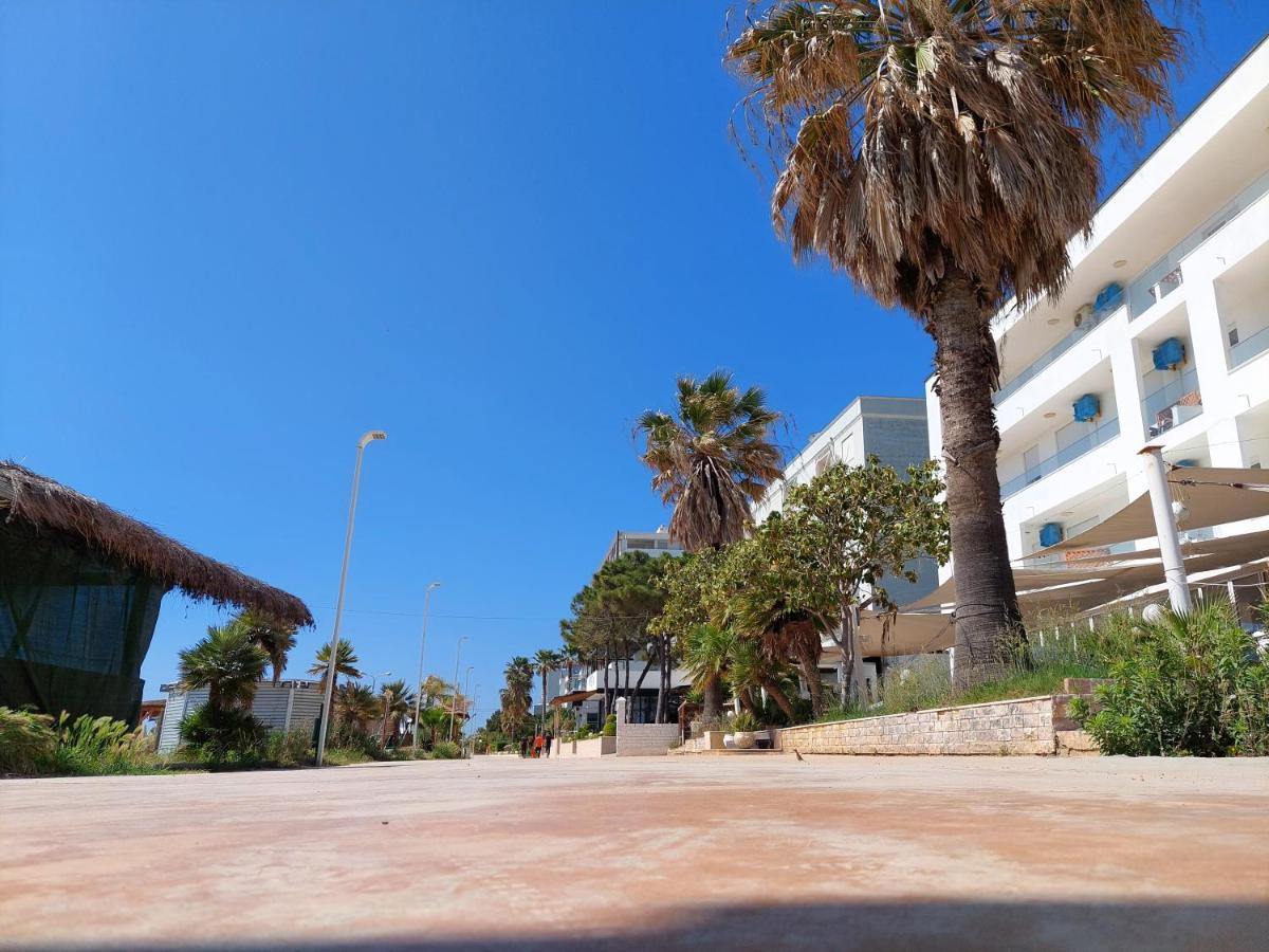 Hotel Nacional Durres Bagian luar foto