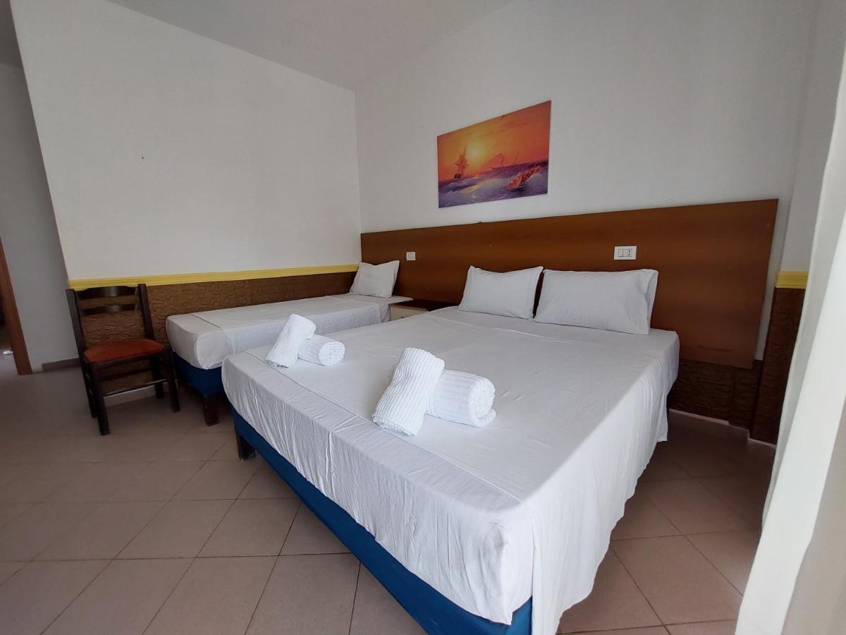 Hotel Nacional Durres Bagian luar foto