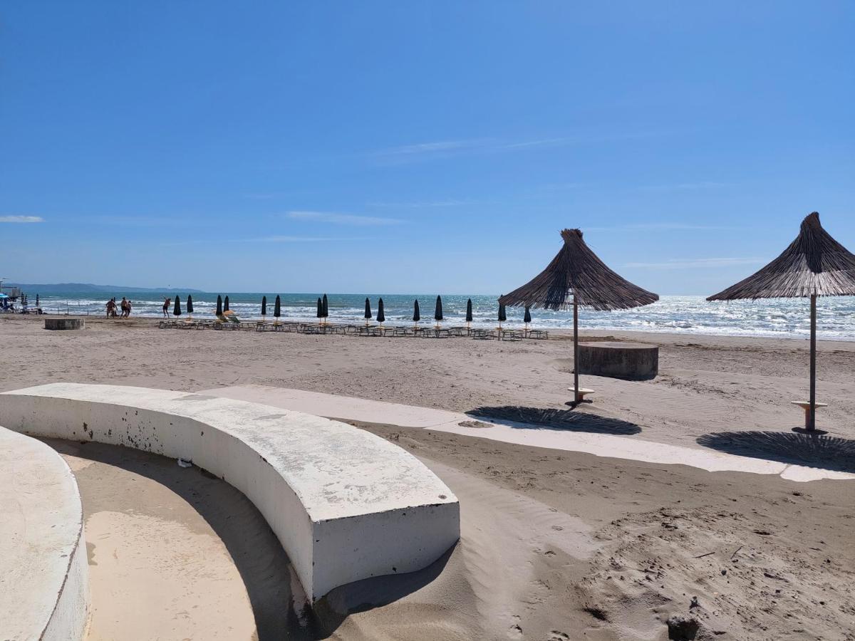 Hotel Nacional Durres Bagian luar foto