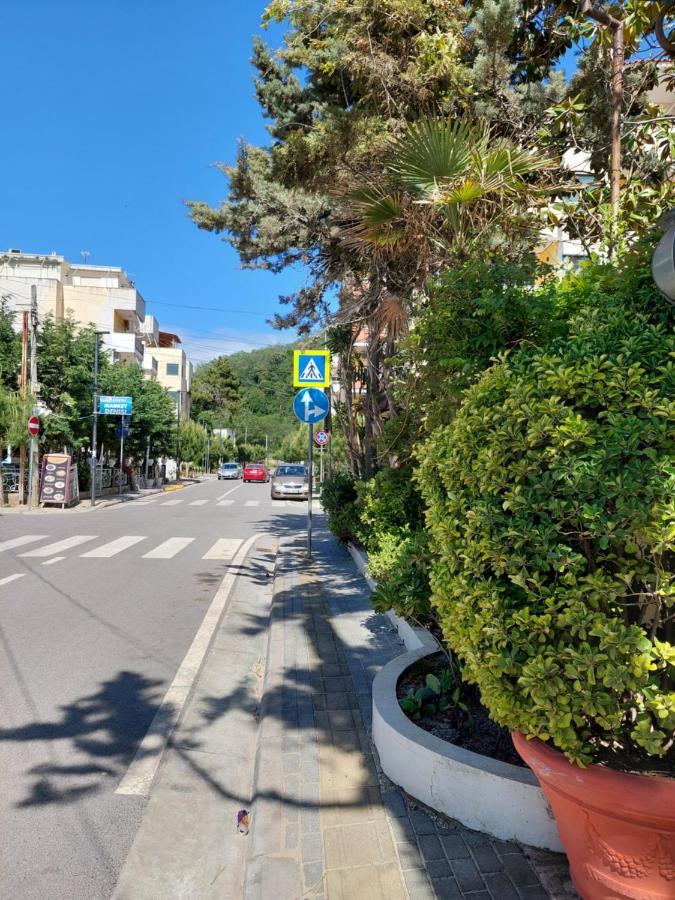 Hotel Nacional Durres Bagian luar foto