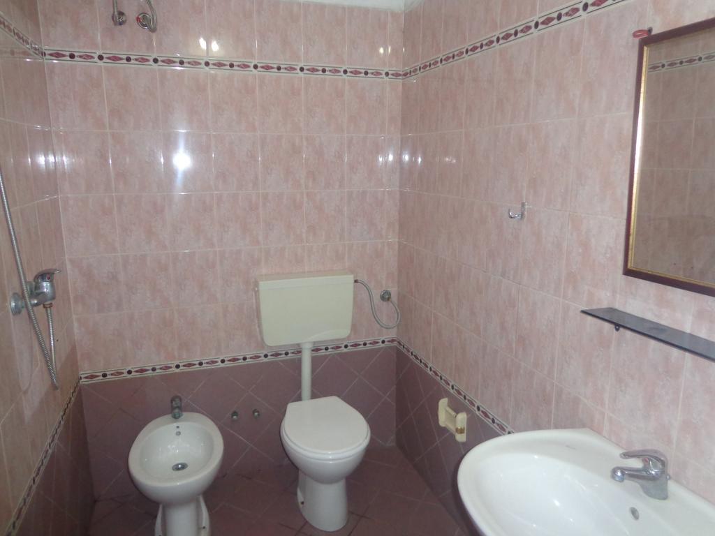 Hotel Nacional Durres Ruang foto