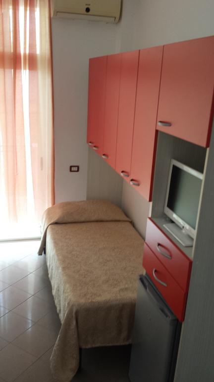 Hotel Nacional Durres Bagian luar foto