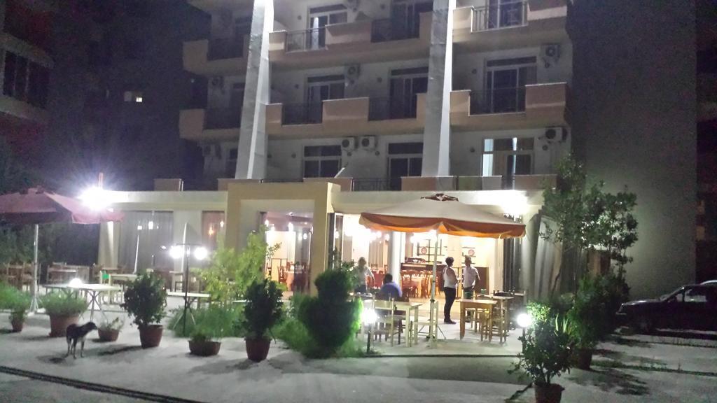 Hotel Nacional Durres Bagian luar foto
